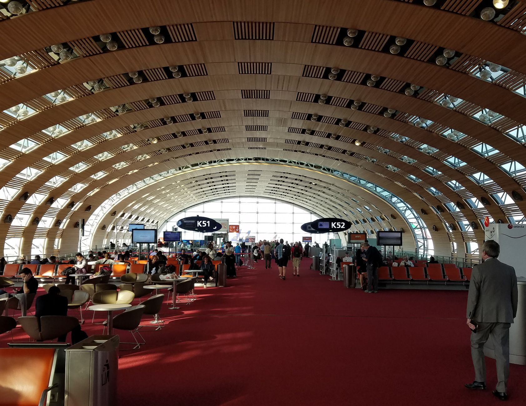 Charles-De Gaulle Bridge closes nights for paving work through June 15
