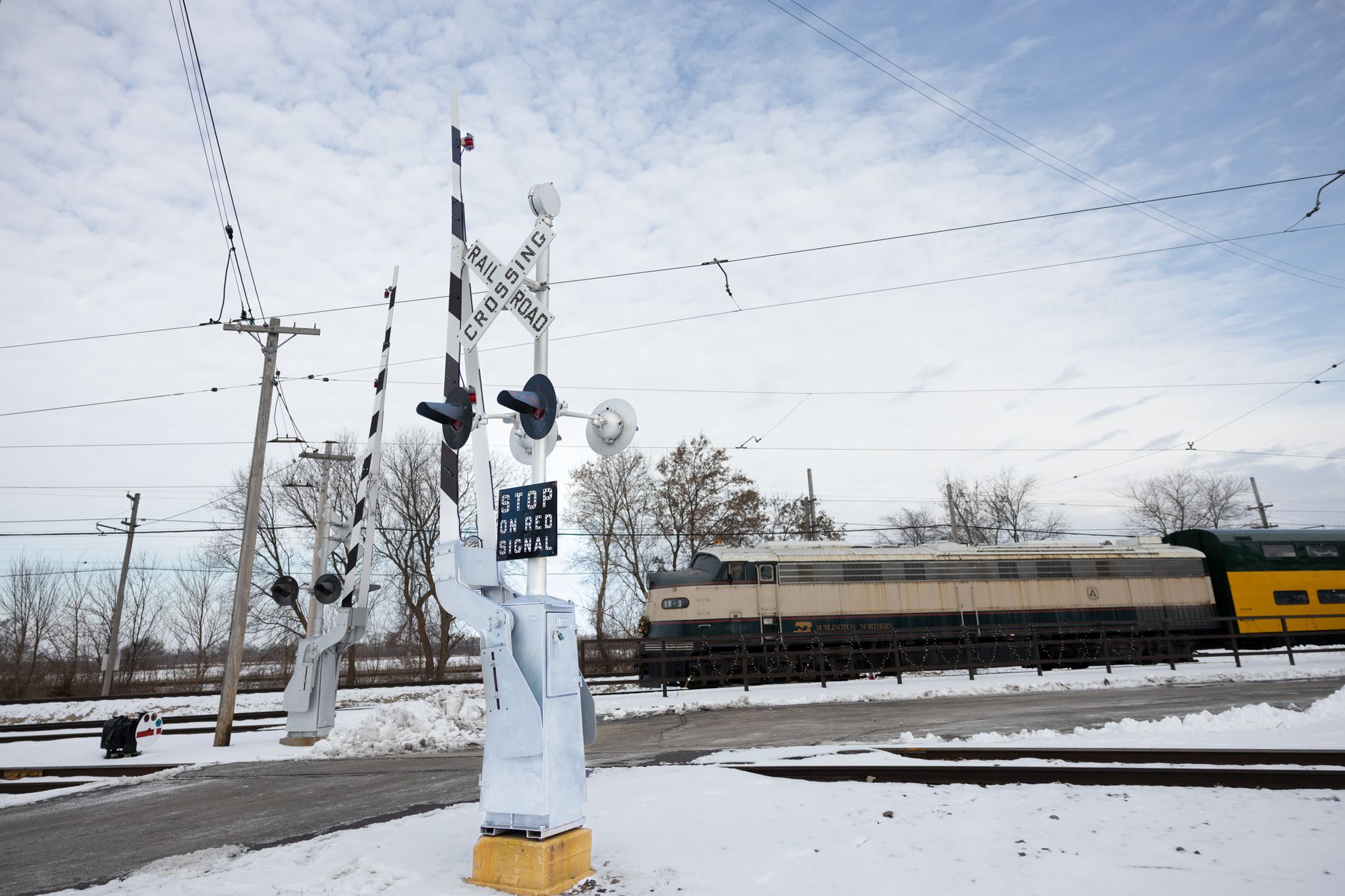 Stop! That! Train!: Queer Spectacle on the Rails
