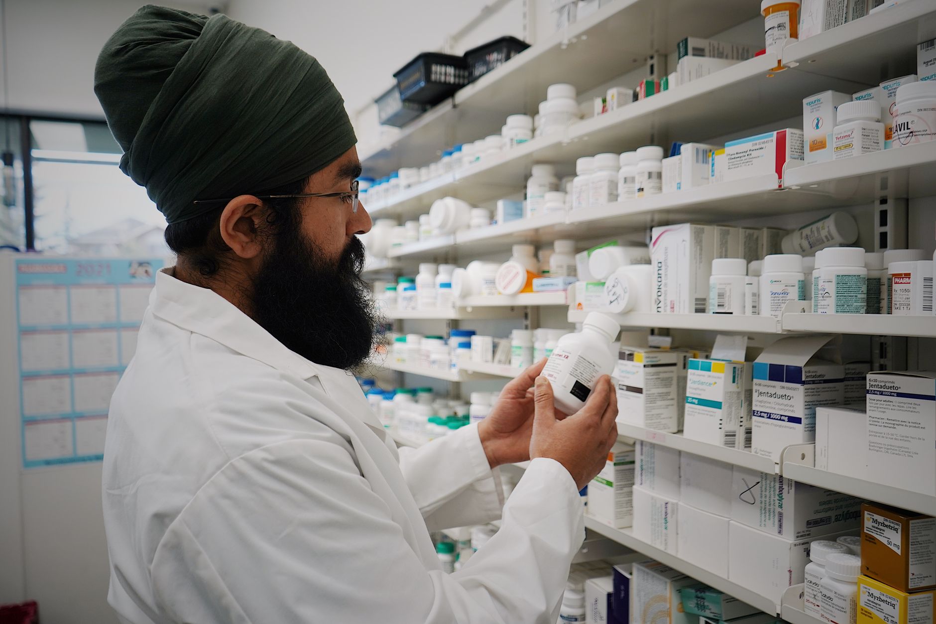 Alberta pharmacists scramble with rising prescription forgery attempts in first half of 2026
