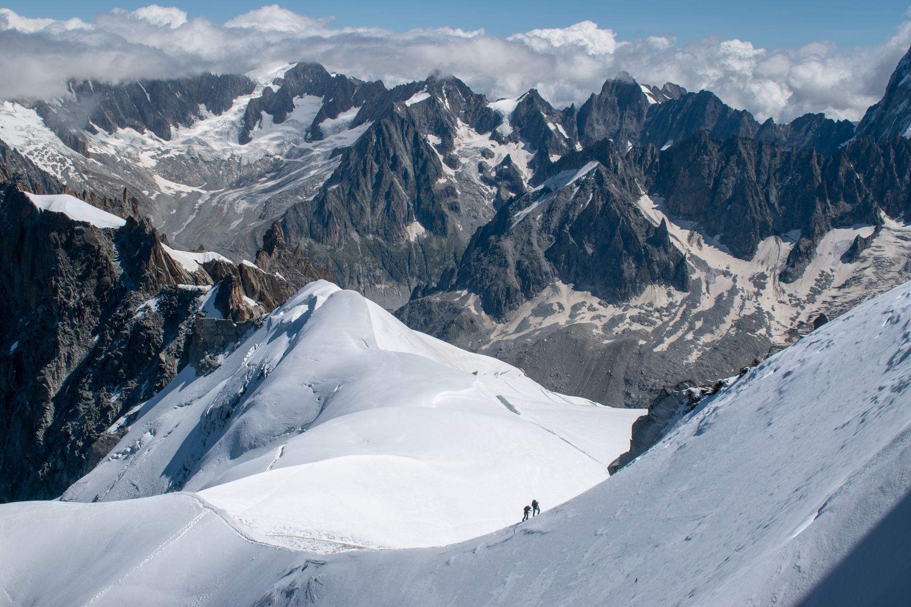 PM Carney heads to Europe for G7 summit in French Alps