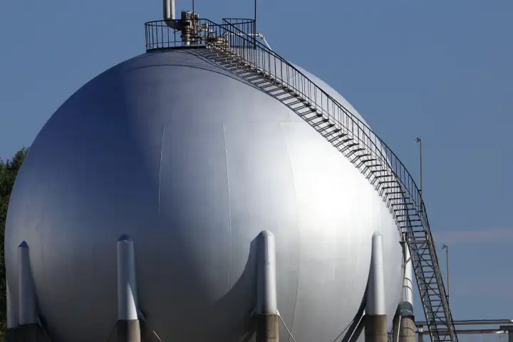 Alberta pitches cheap gas to lure data centers