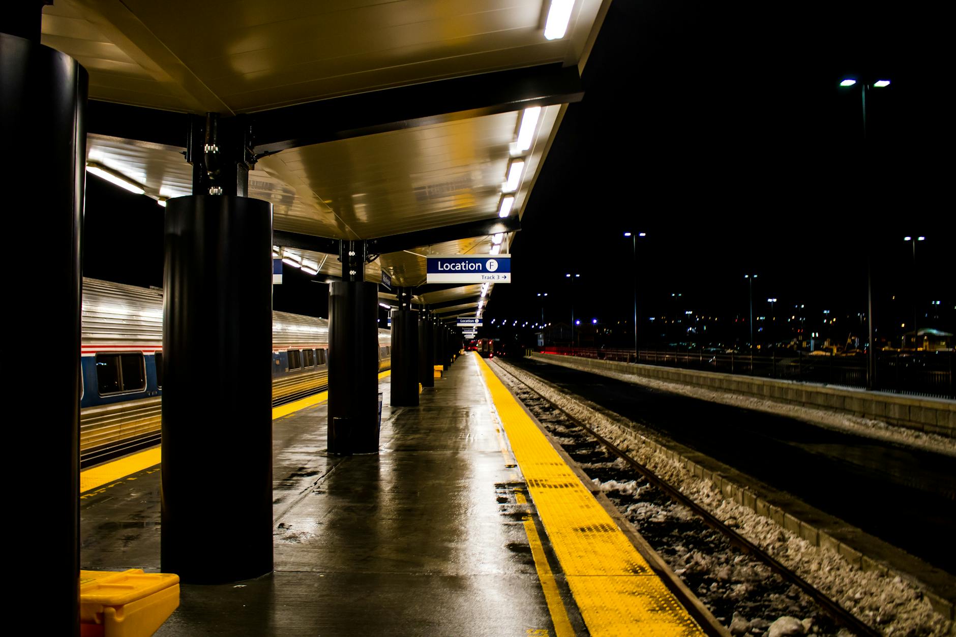 REM service disrupted at Édouard-Montpetit station
