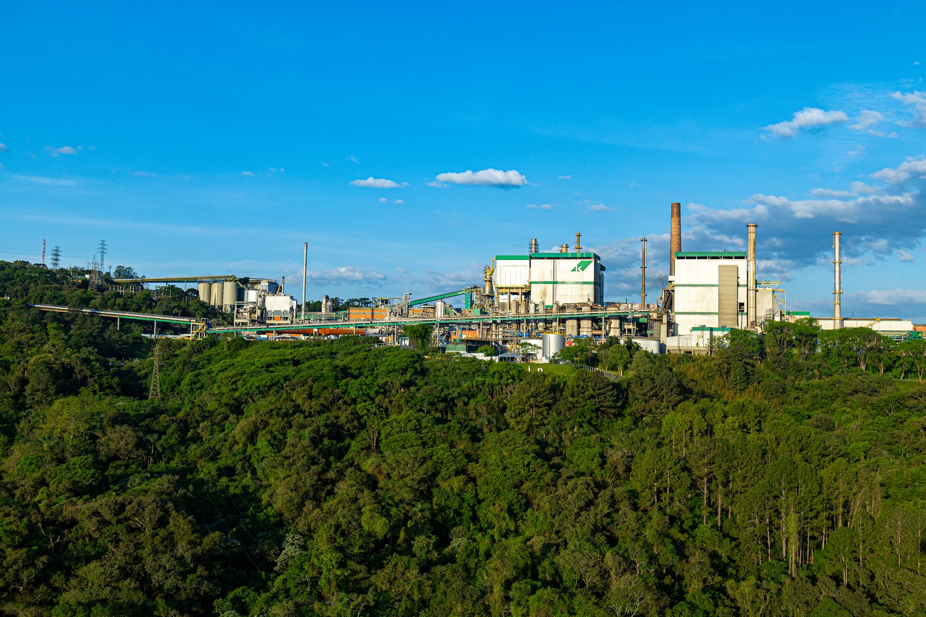 Canfor closes Prince George pulp mill, cutting 300 jobs