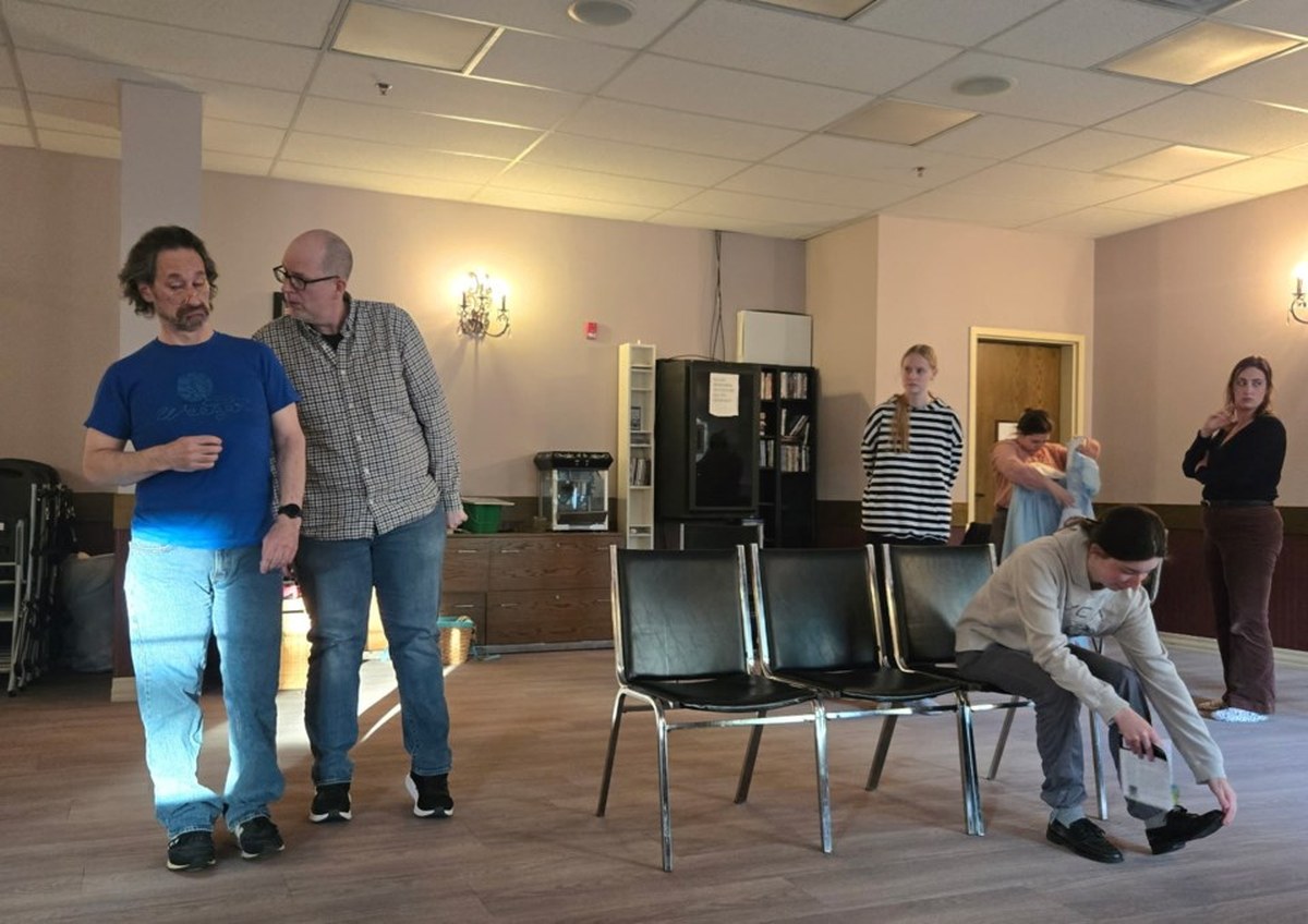 Nose Creek Players mark 40 years with comedy murder mystery in Airdrie