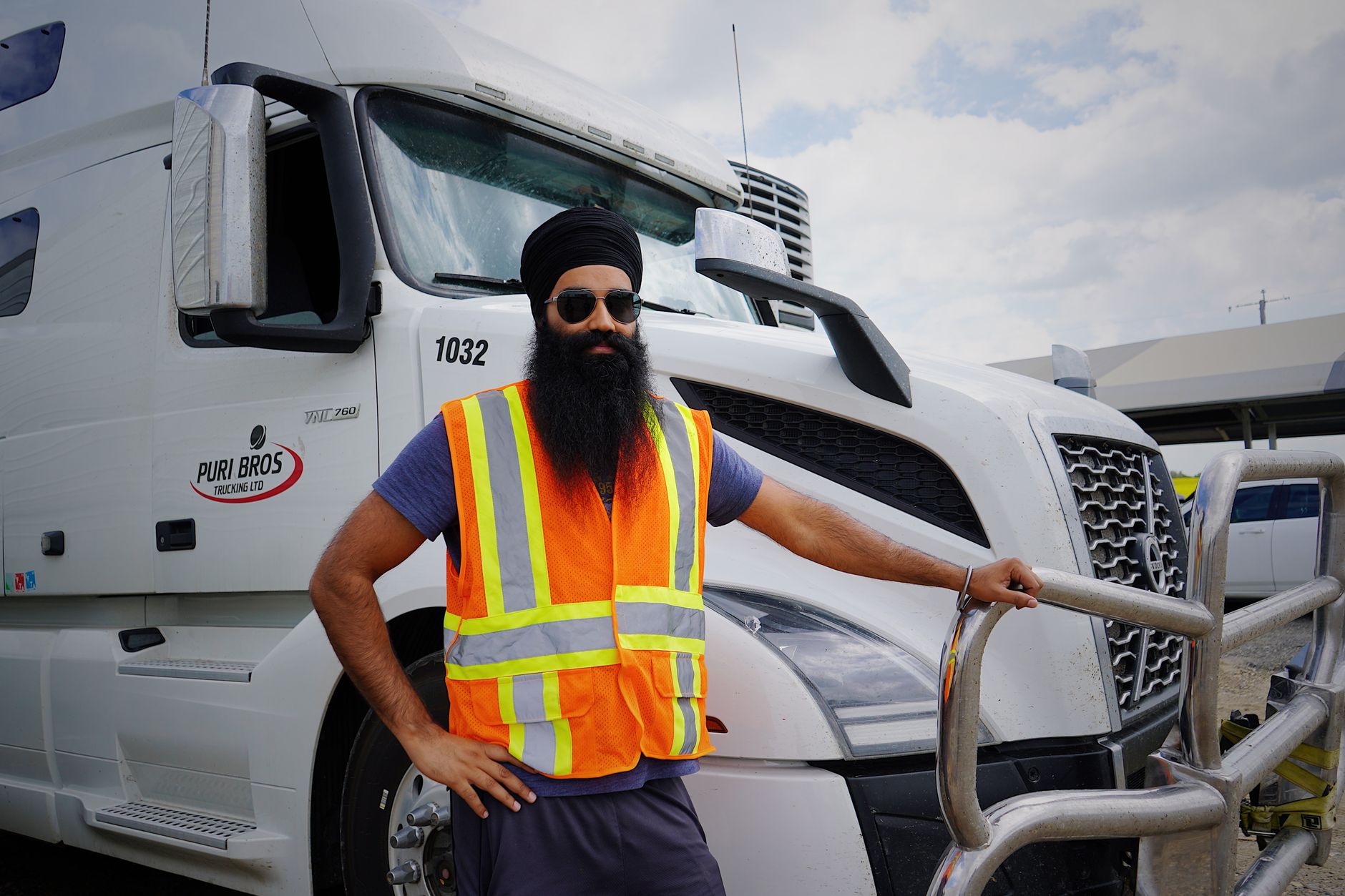 Brampton truck driver found dead in Stoney Creek culvert; homicide investigation underway