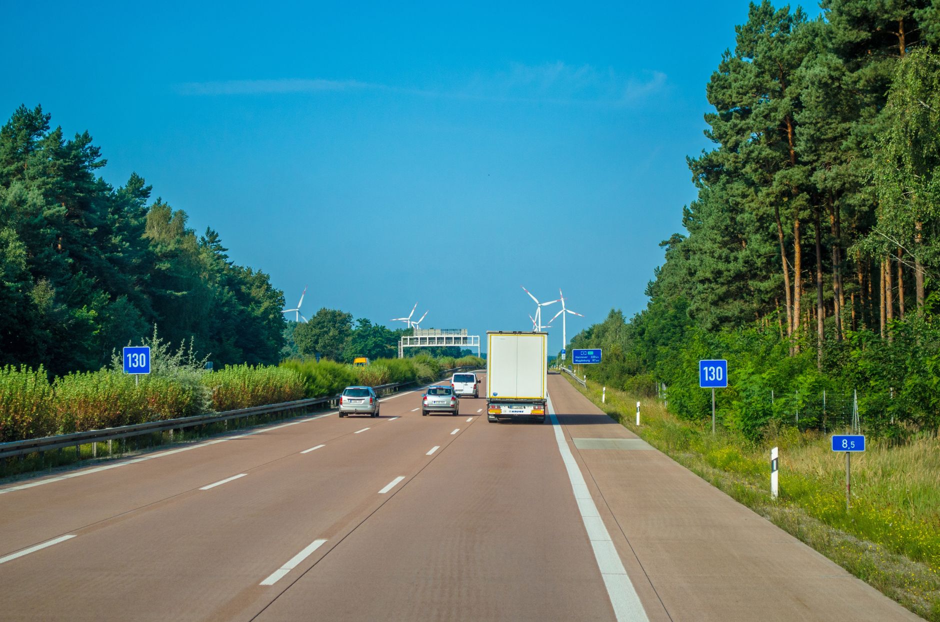 Speed limits jumping to 110 km/h on Ontario highways this week