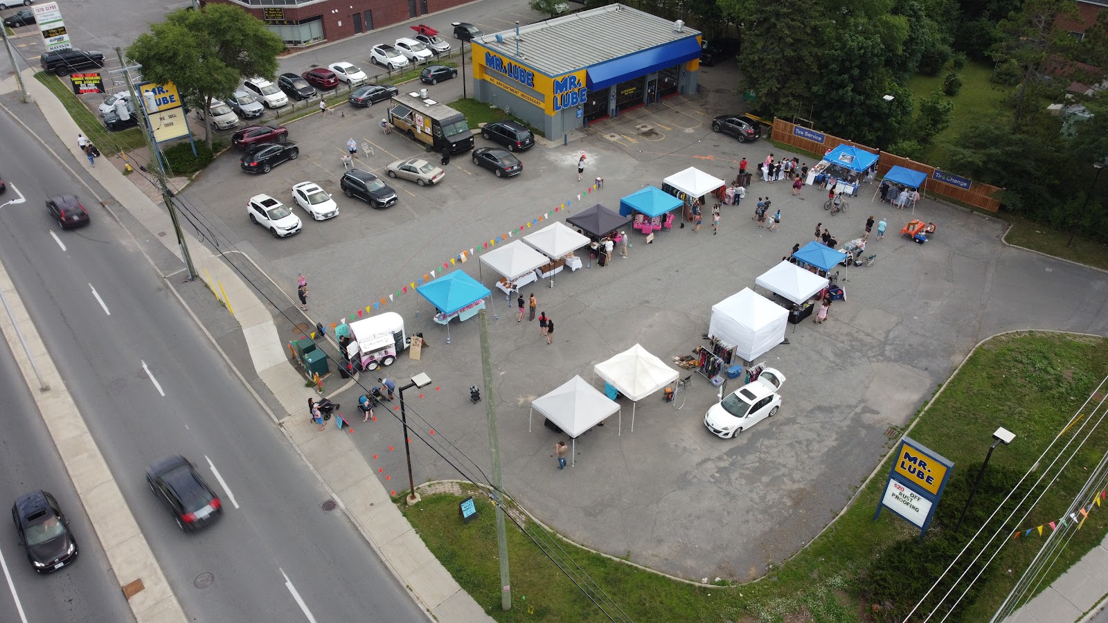 Kanata Night Market opens with beef skewers, fresh smoothies, and vendors from out of town