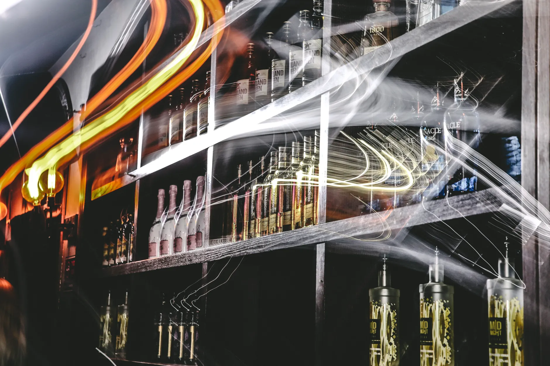 Toronto City Council considers extending bar hours until 6:00 a.m.