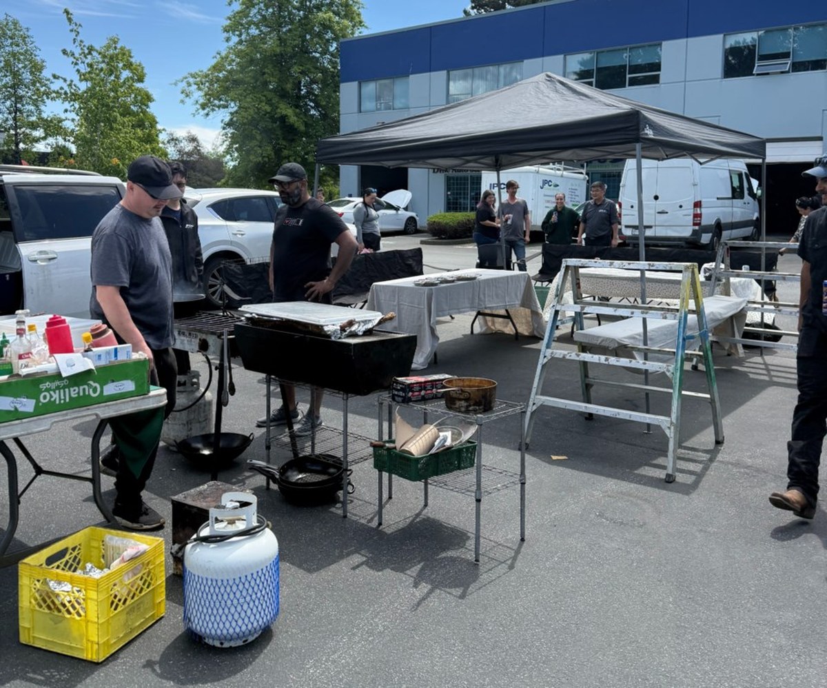 Richmond businesses turn copper theft outage into community barbecue