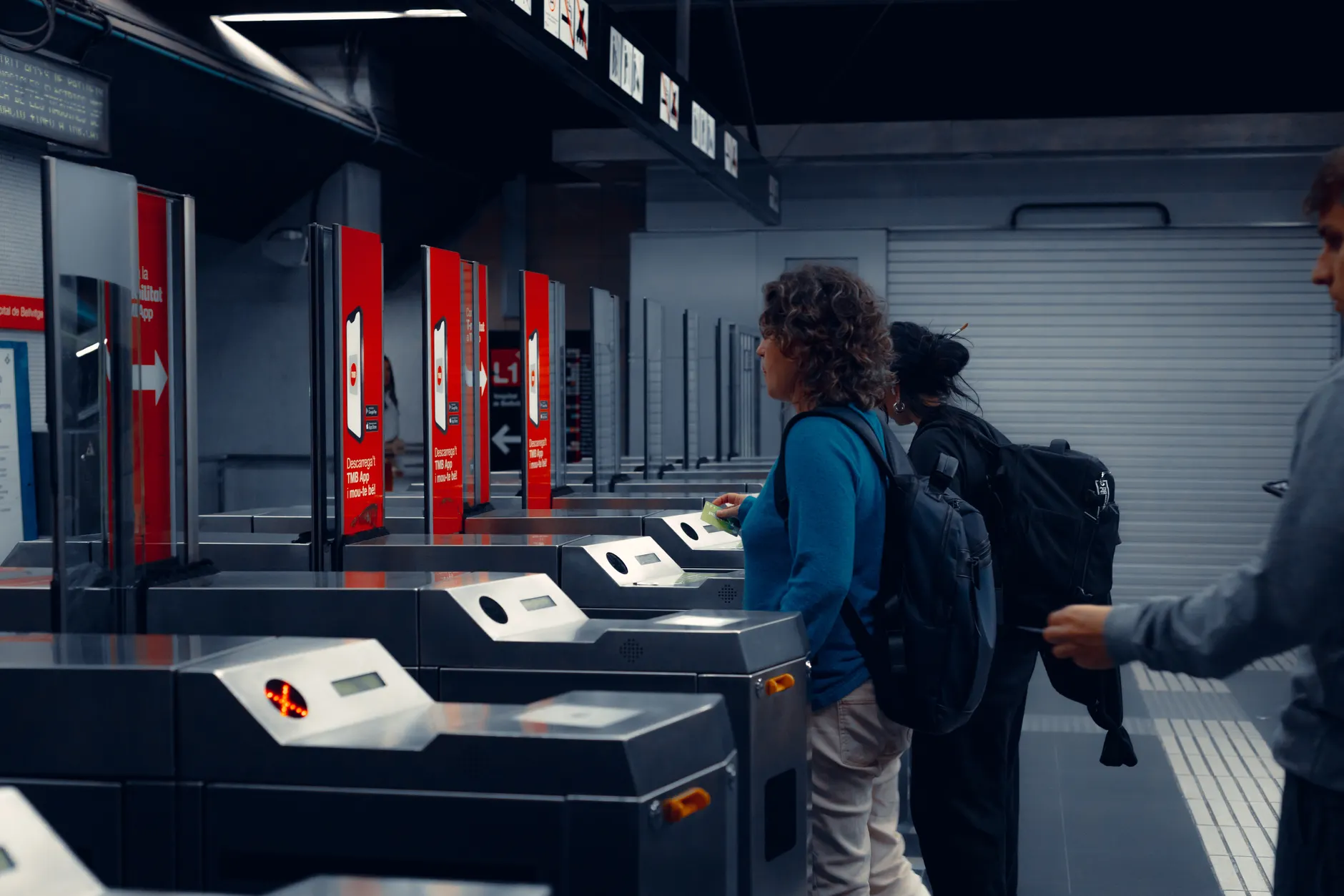 Edmonton city council votes to study LRT fare gates despite cost doubts