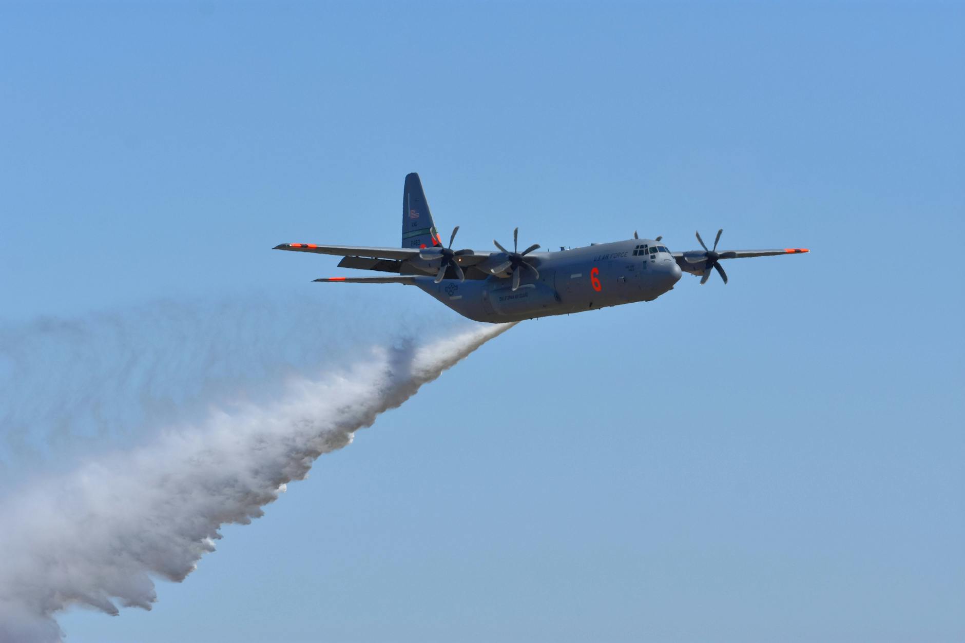 Canada bolsters wildfire response with 10 new firefighting aircraft