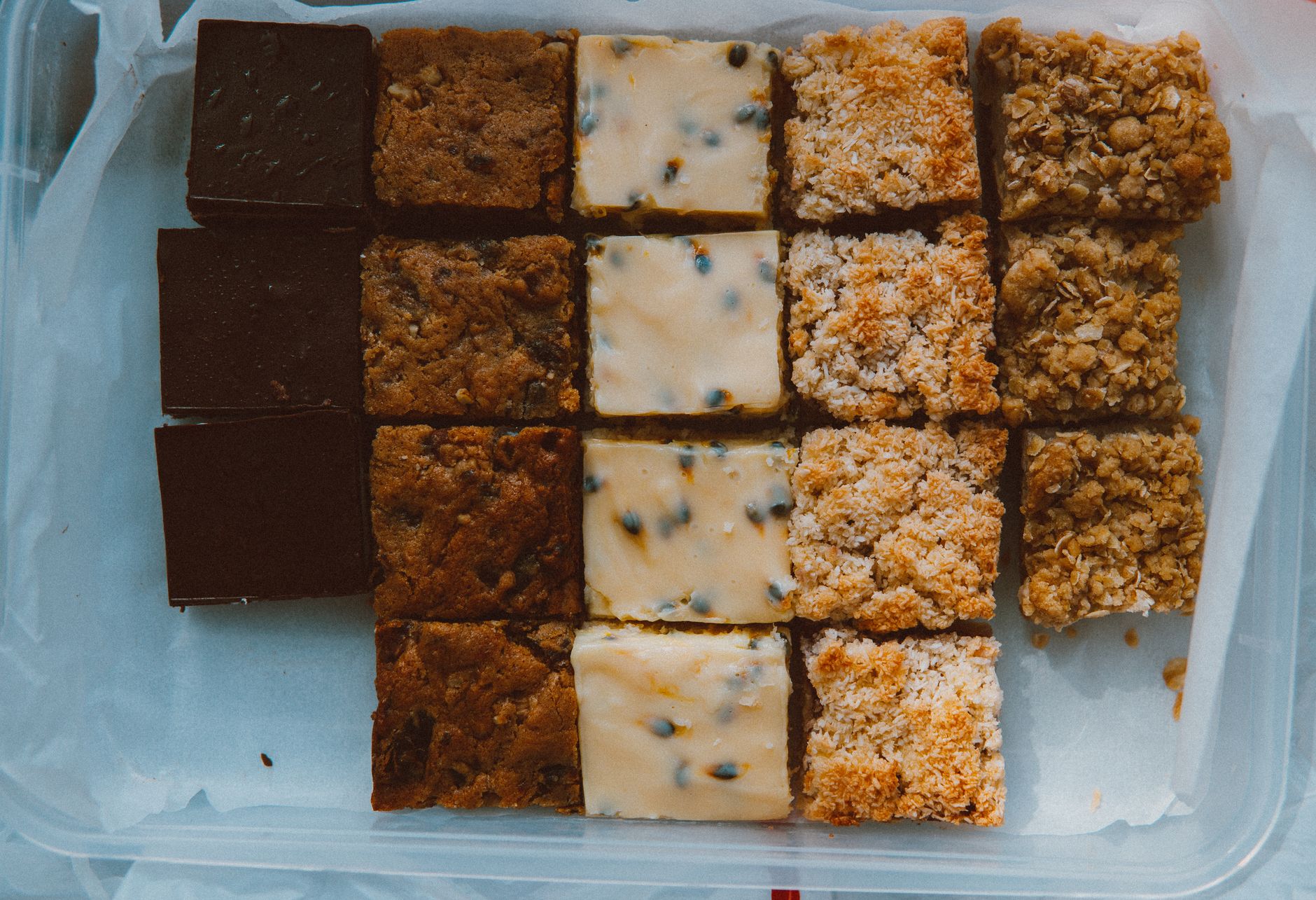Willow Rosenberg bakes live while sharing queer stories