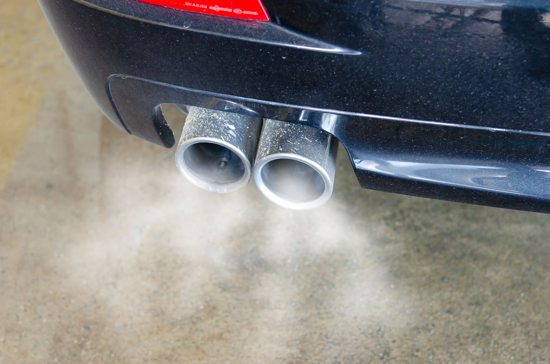 Federal government scraps EV mandate for tailpipe standards as fuel prices remain high