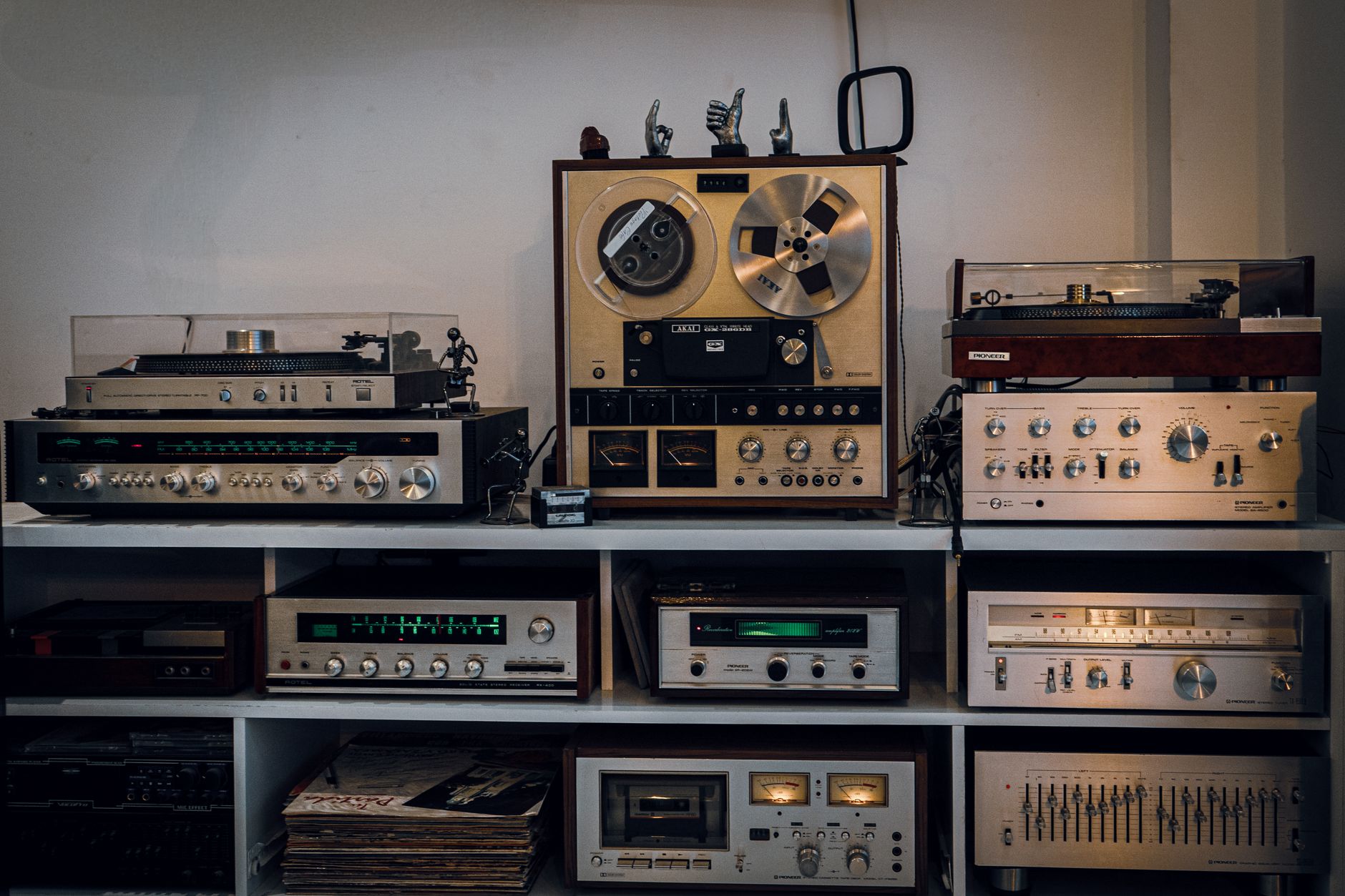 FONO's hi-fi listening lounge channels Ottawa's lost music venues