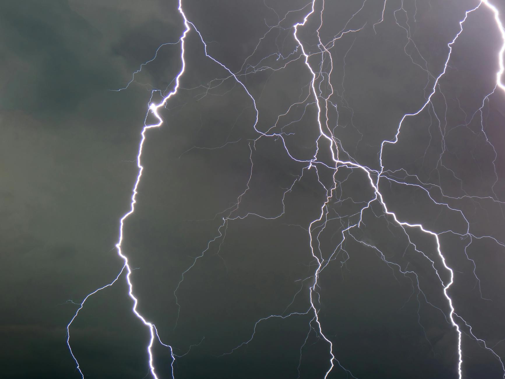 Severe weather knocked out power for thousands across region