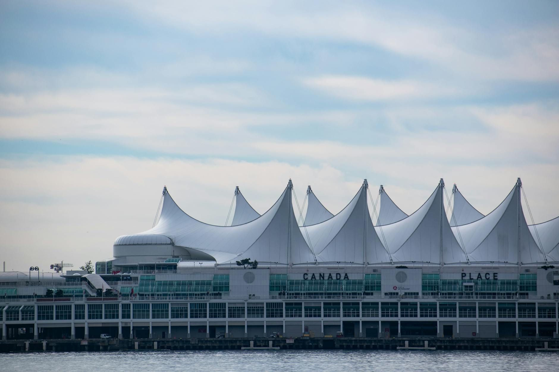 Canada's race to build data centres raises sovereignty questions