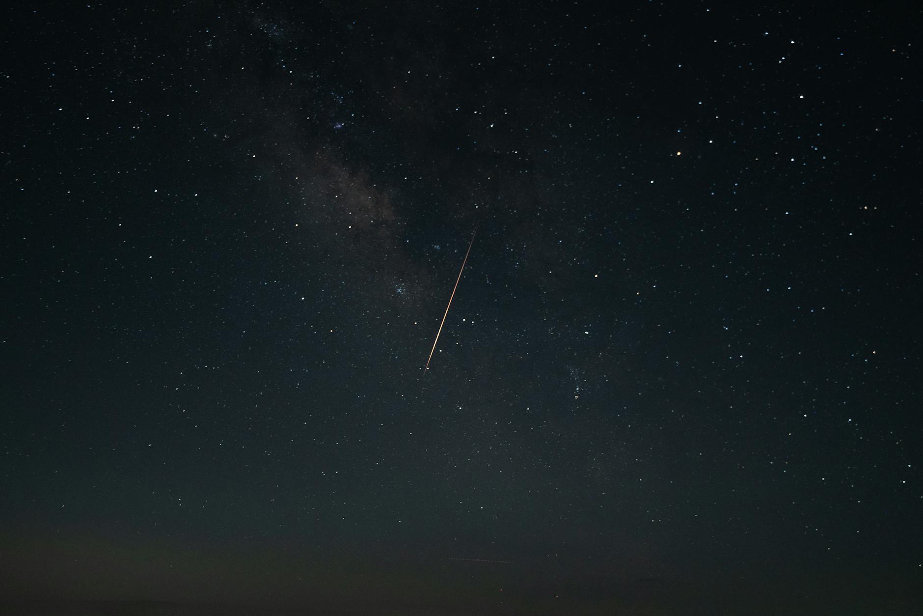 Meteor explosion visible from Montréal creates widespread shock