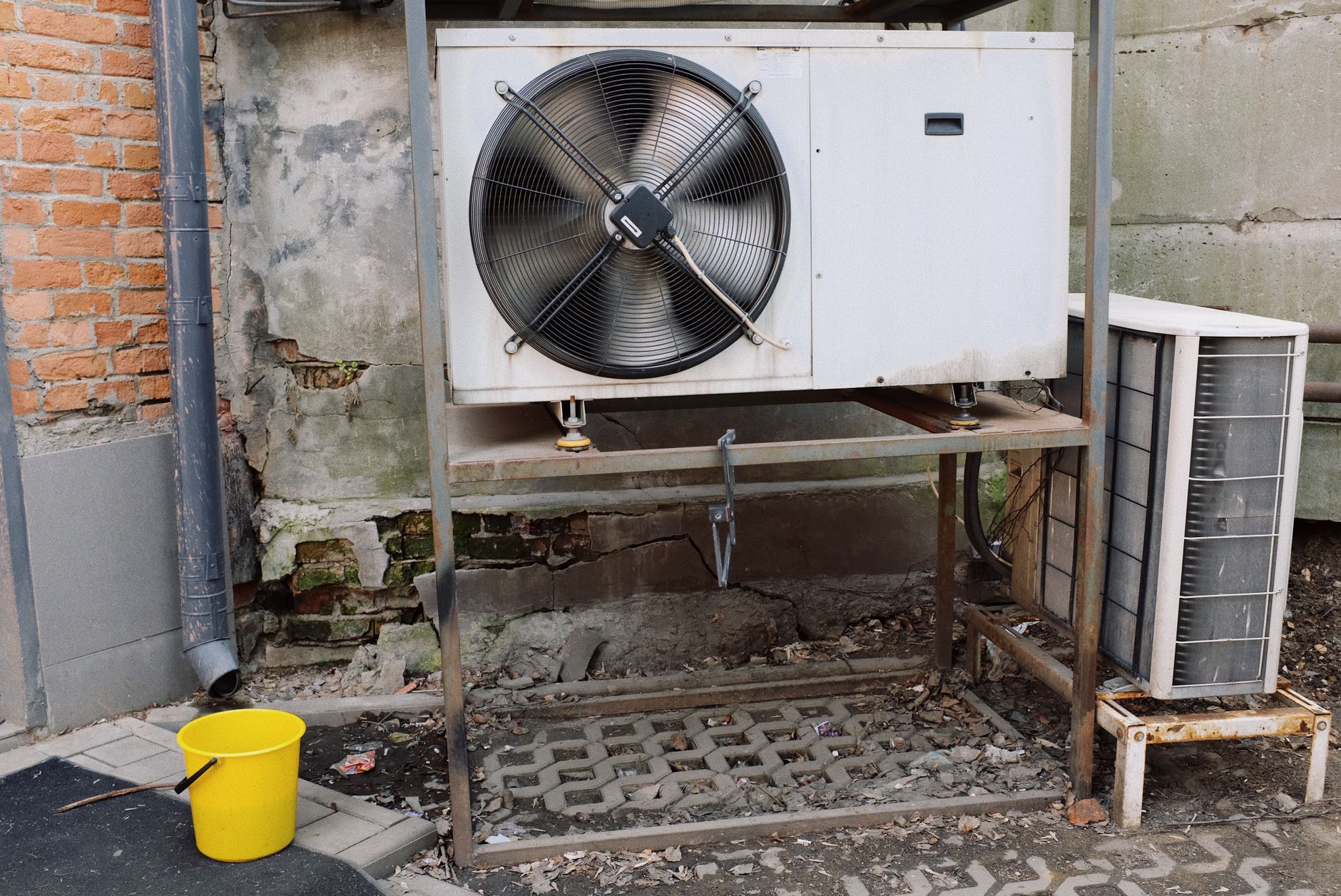 Ontario tenants can now install air conditioning units
