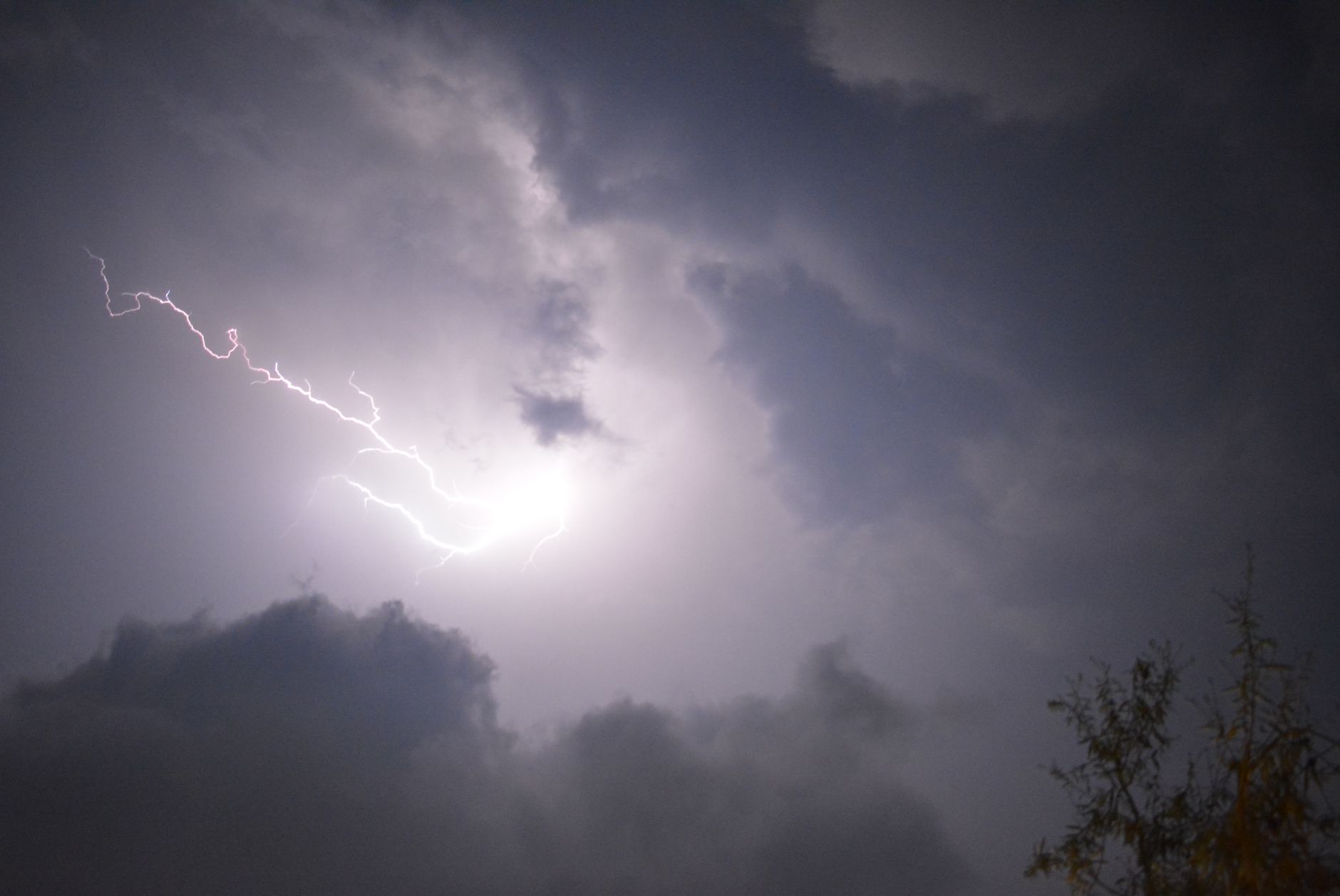 Toronto braces for severe thunderstorms and extreme heat through Friday