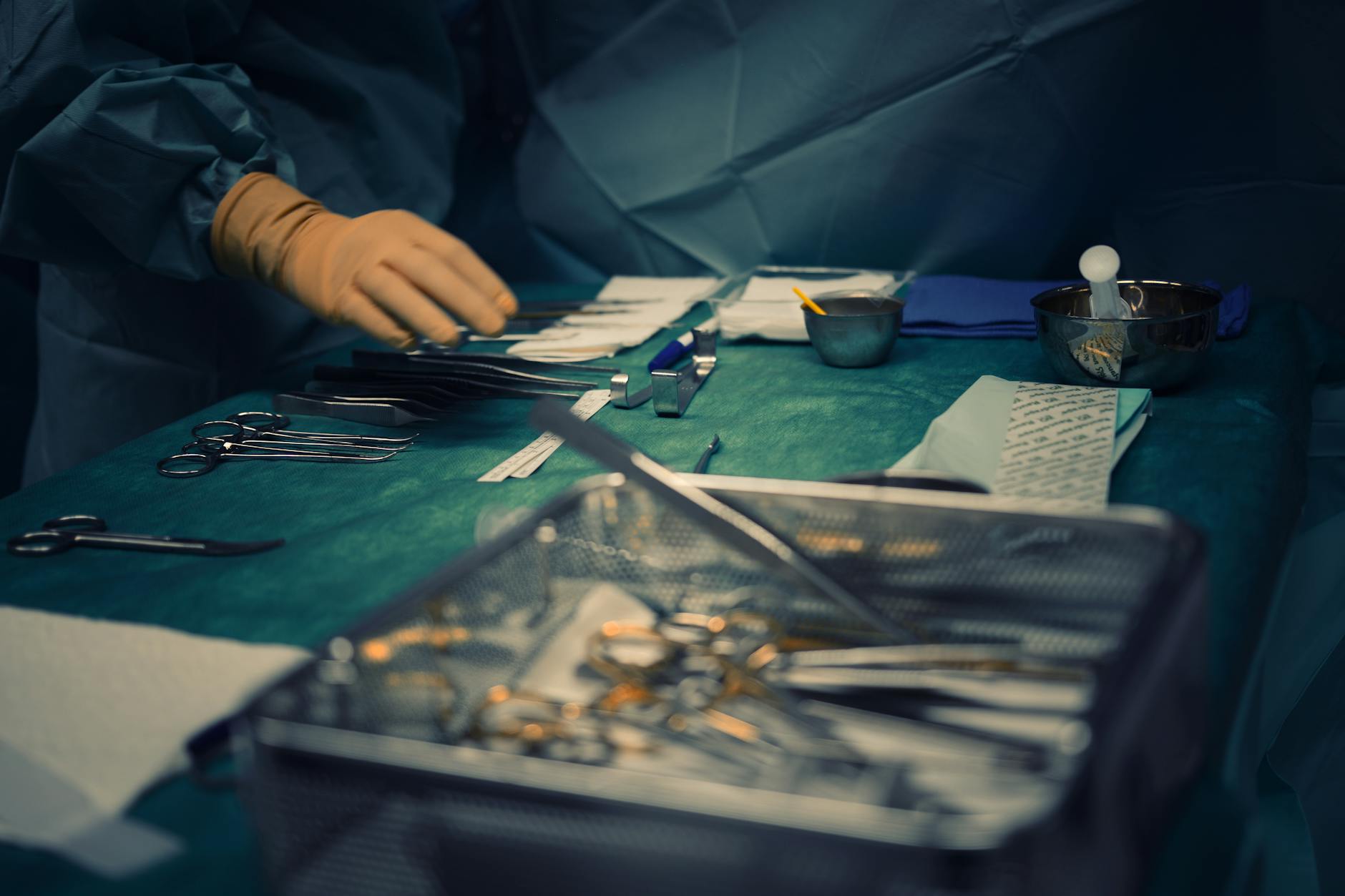 Alberta shifts surgery funding to payment-per-procedure model