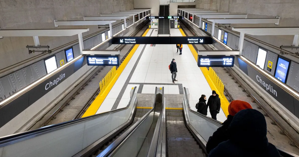 Line 5 Eglinton shut down during rush hour Tuesday