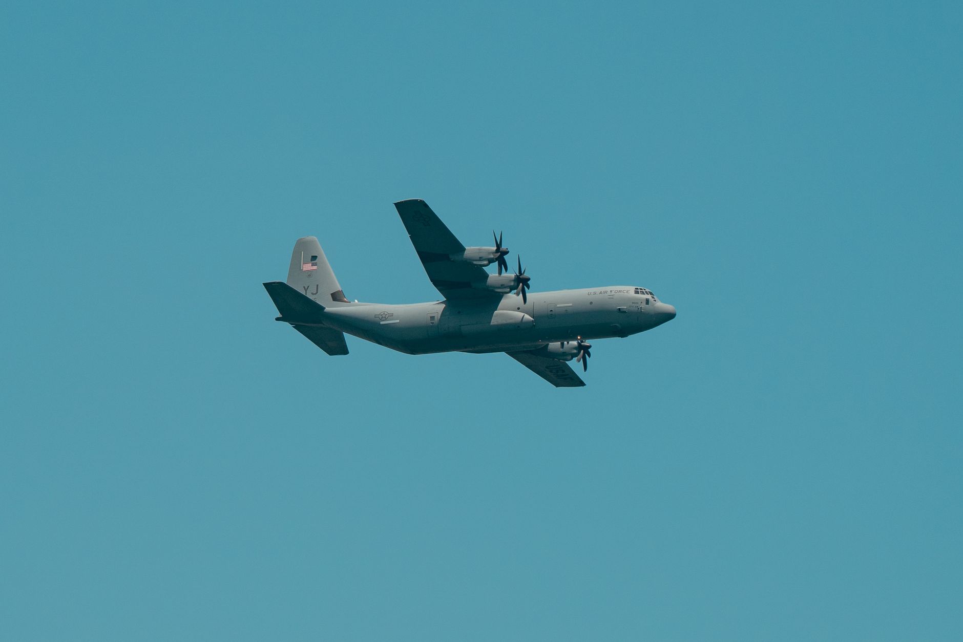 Federal government sells 10 C-130 Hercules aircraft to be converted into waterbombers