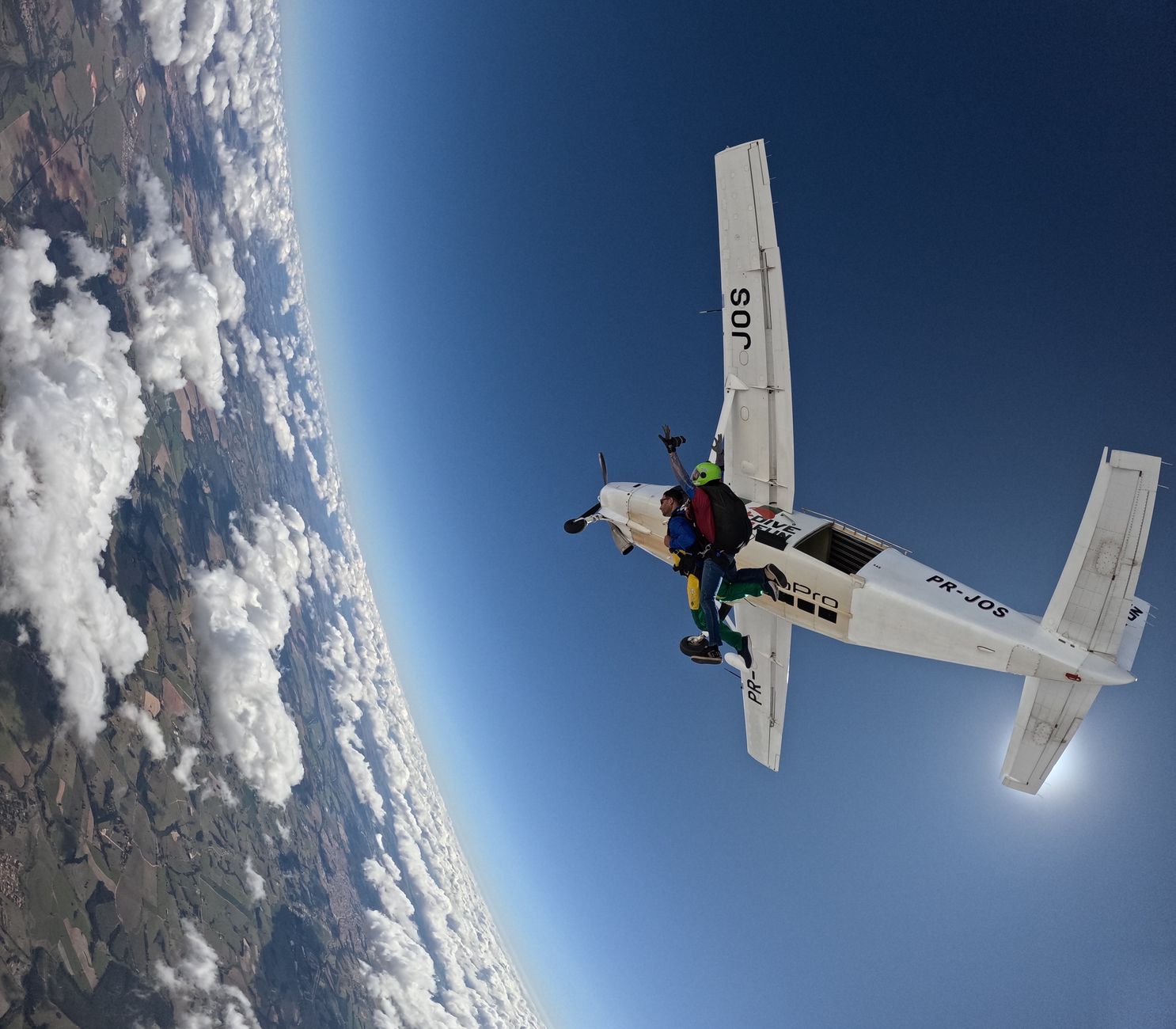 Skydiving plane crashes in Missouri, all 12 aboard killed