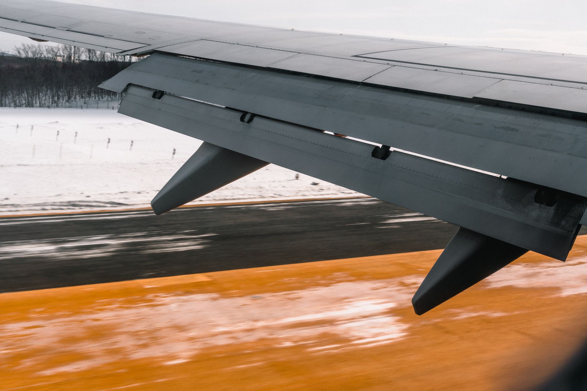 Air Canada plane exits runway at Montréal-Trudeau, no injuries reported