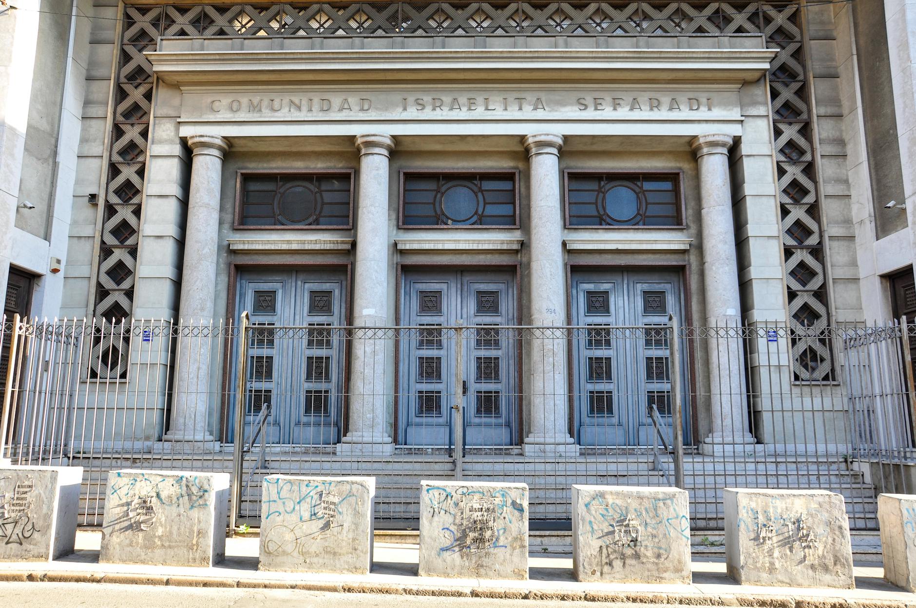 Westmount synagogue targeted in arson attempt