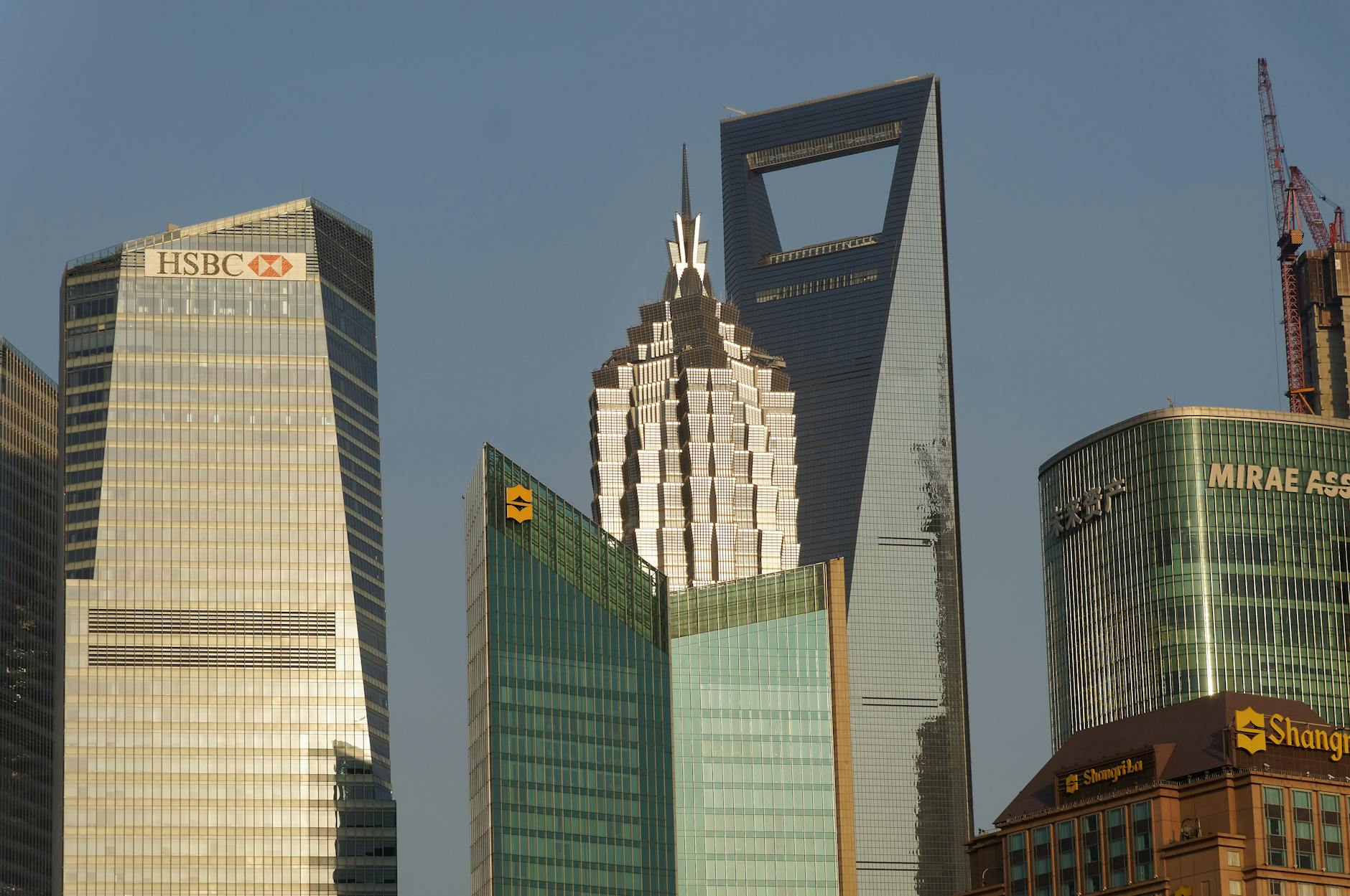 Bank of Canada Warns of Rising Global Financial Risks