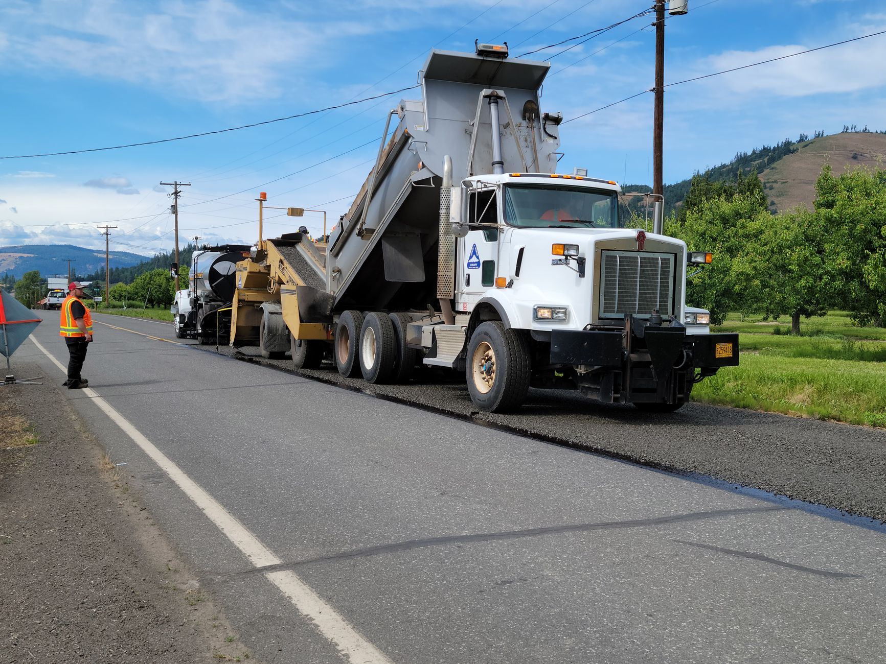 Police pull 27 heavy trucks off road after safety blitz in west Ottawa
