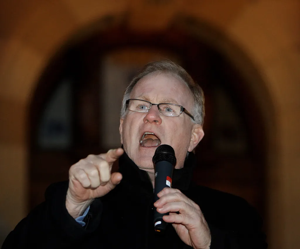 Supreme Court allows lawsuit against former chief electoral officer