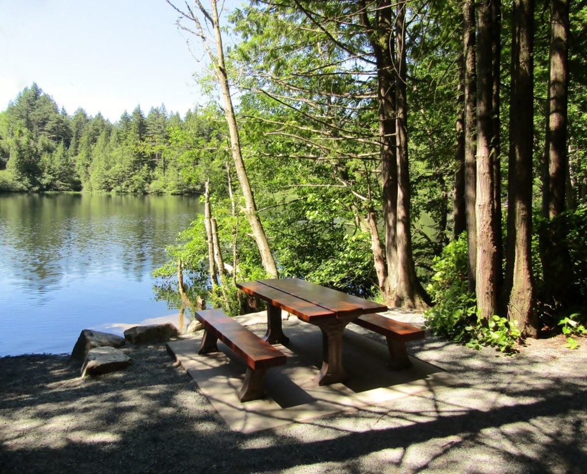 Search continues for two missing paddleboarders at Squamish lake