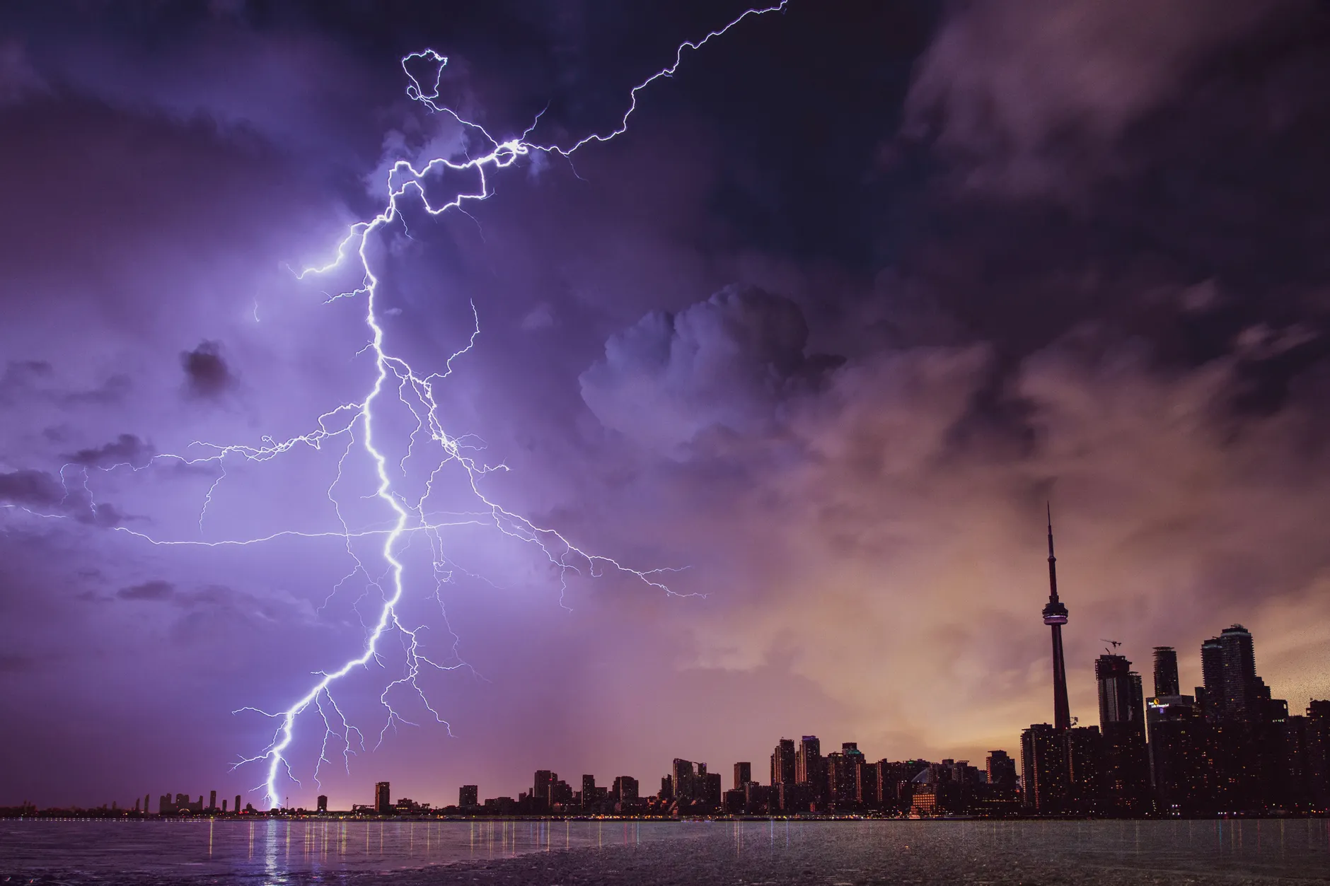 Thunderstorms and heat warnings loom over Toronto's final World Cup weekend