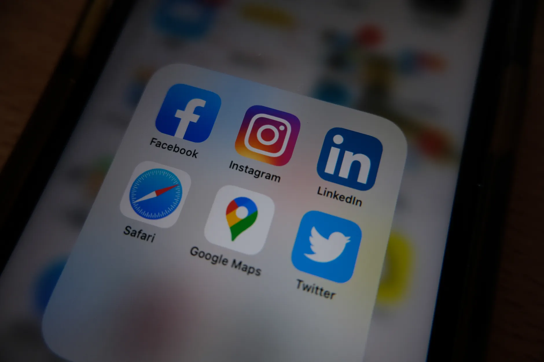 Teen journalist says social media ban for under-16s won't work as intended