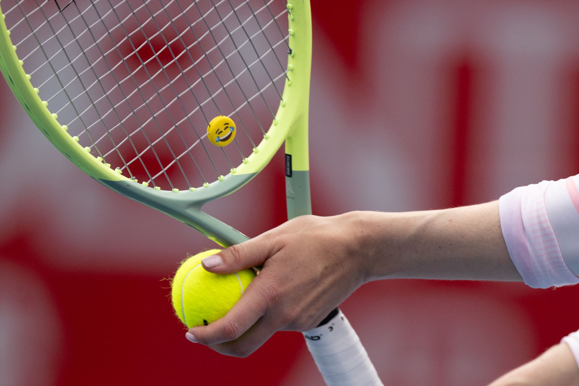 Swiatek edges Svitolina in gruelling semifinal to face Rybakina in Montreal's NBO final