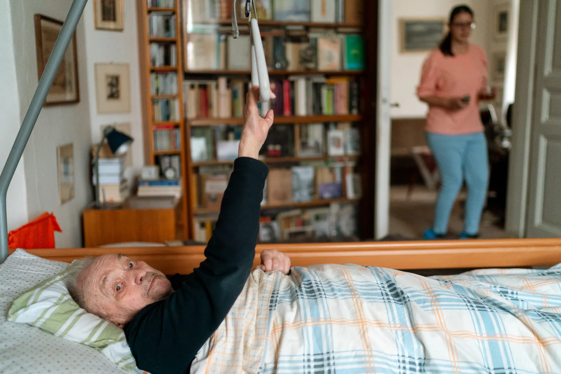 Long-term care shortage leaves Surrey family scrambling to find bed for husband