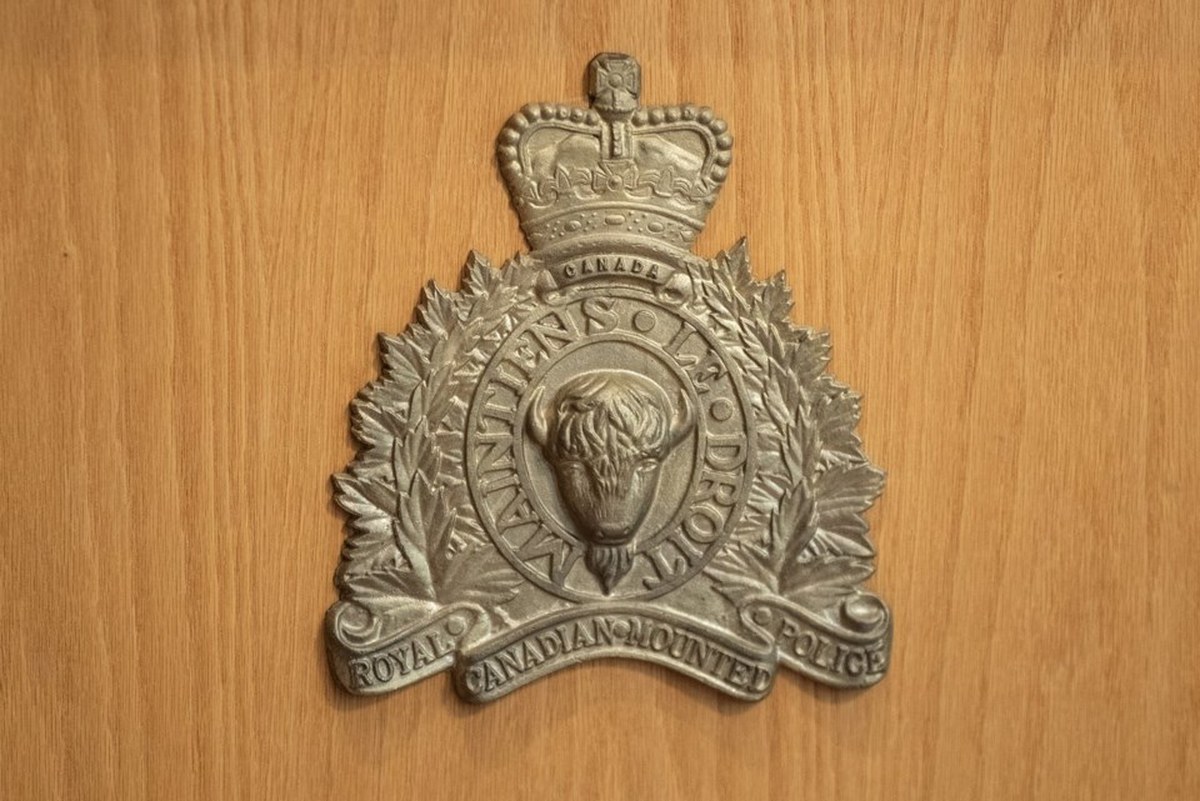 Body of 17-year-old recovered from Stony Lake after boat capsizes