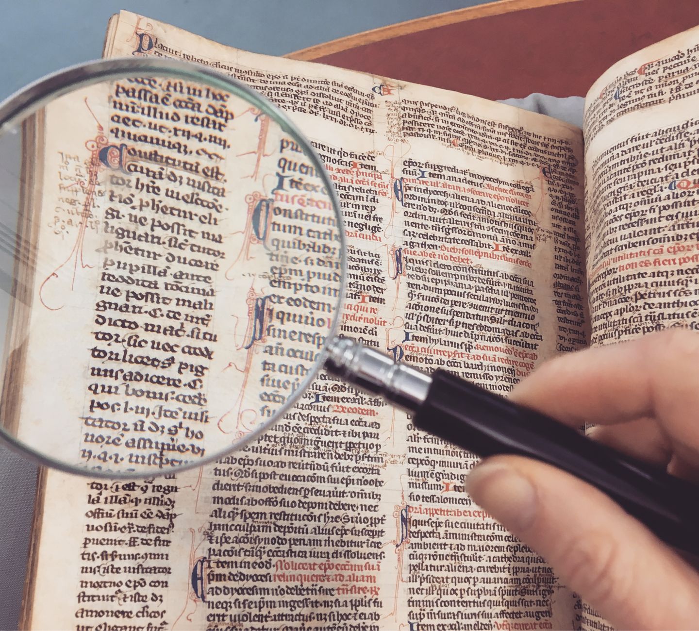 Université de Montréal acquires rare medieval manuscript fragment dating to year 900