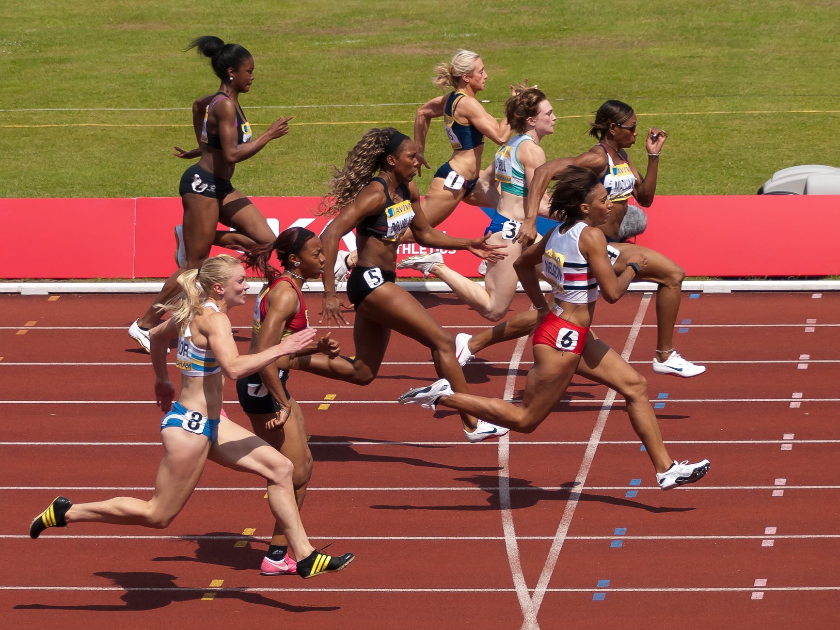 Summer McIntosh breaks women's 200m butterfly world record in Montreal